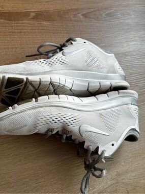 Nike Free Tri-Fit Gray and White Mesh Running Sneakers